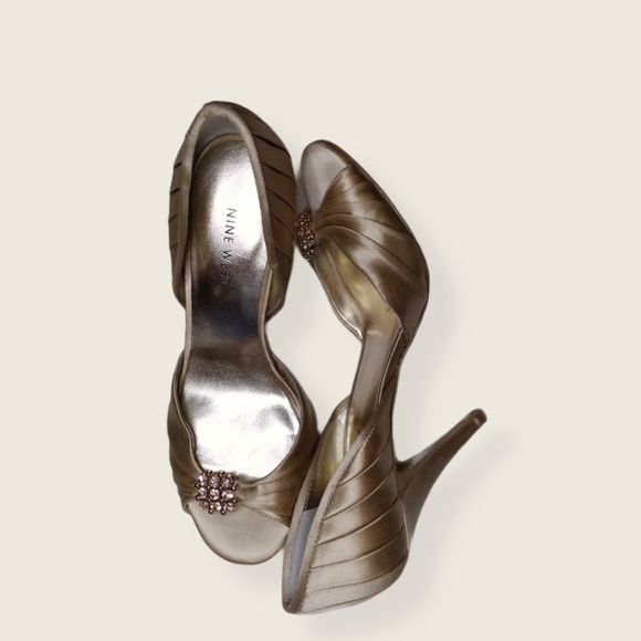 Shoes - Picture 2 of 2